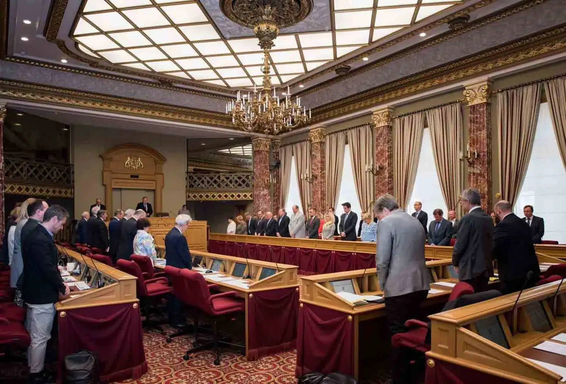 minute-de-silence-chambre-des-deputes